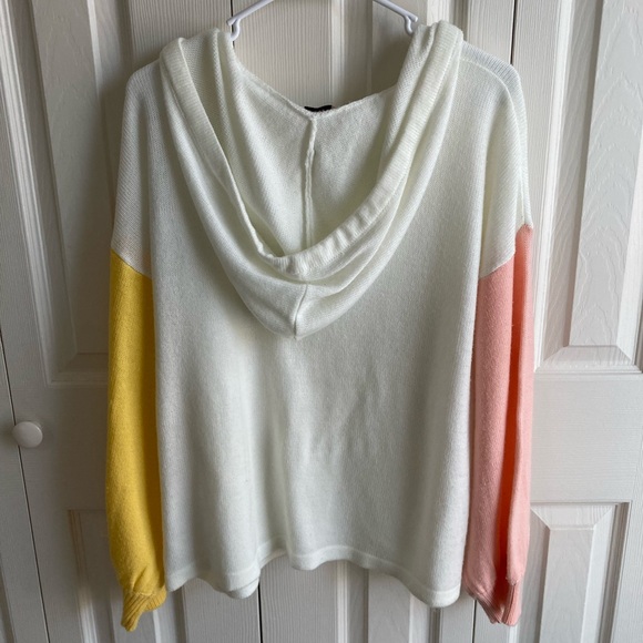 Color block knit hoodie - Picture 2 of 6
